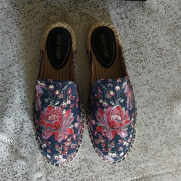 Nine West Floral Jacquard Mules - Picture 3 of 8